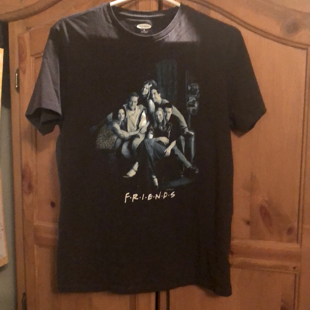 FRIENDS t-shirt. Size medium (men or women?)